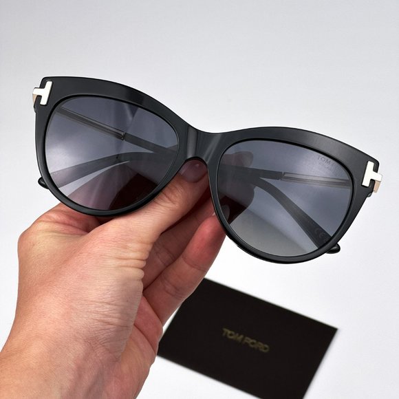 Tom Ford FT0821/S KIRA 01D Sunglasses Black Polarized Gradient Cat Eye Women main image 6